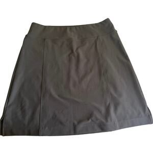 Lucy -Tech Vital Collection skirt with back zip pocket M